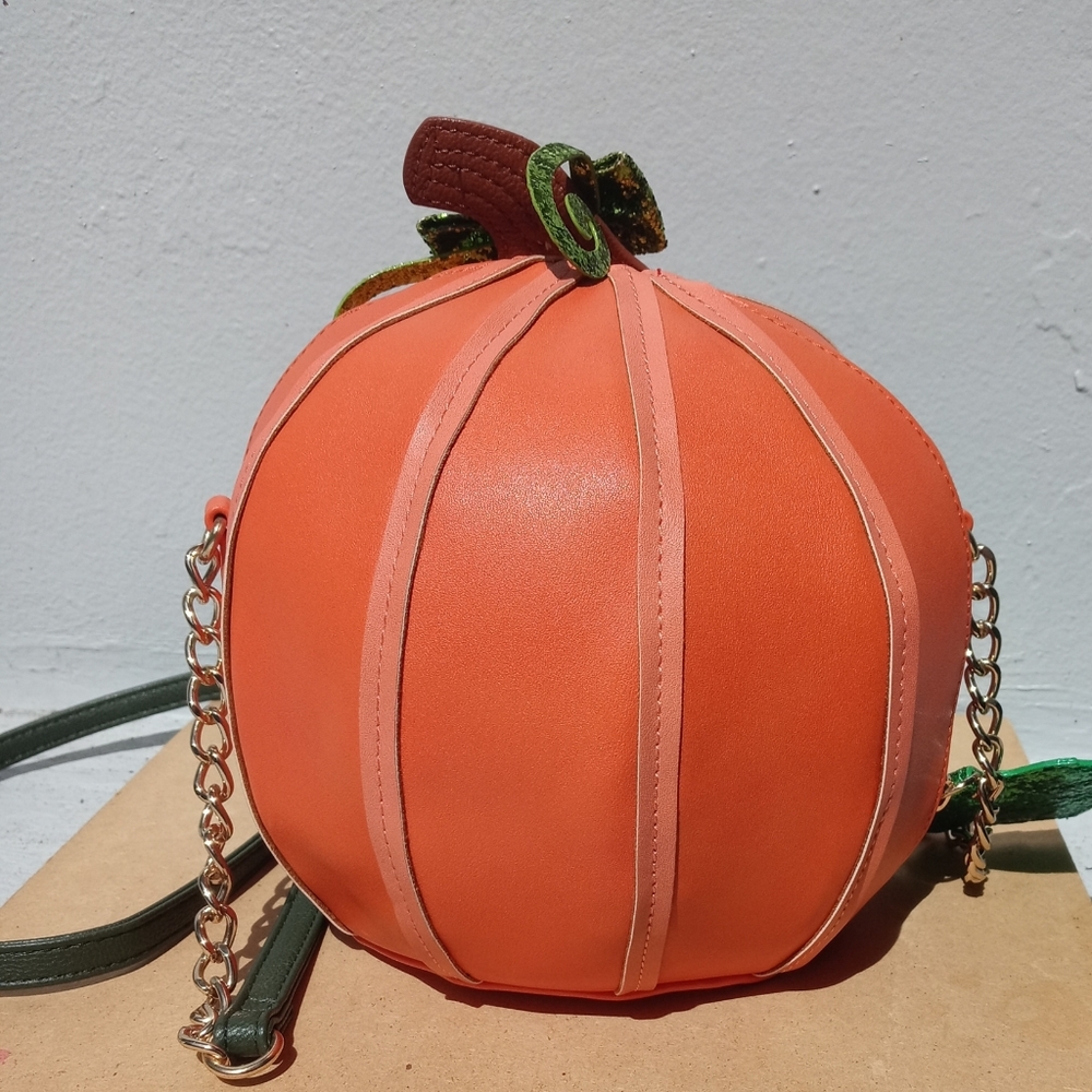 Betsey Johnson pumpkin crossbody - Picture 5 of 12